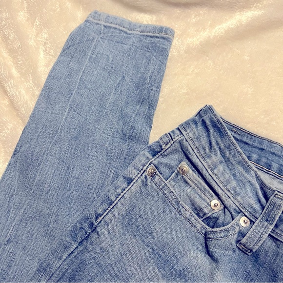 Women’s Levi Legging Light Wash Denim Jeans Size W26 L30 - Picture 2 of 6
